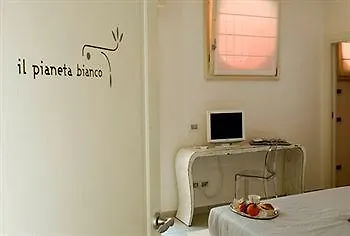 Relais Il Giardino Segreto Maison De Charme Couette-café 2*