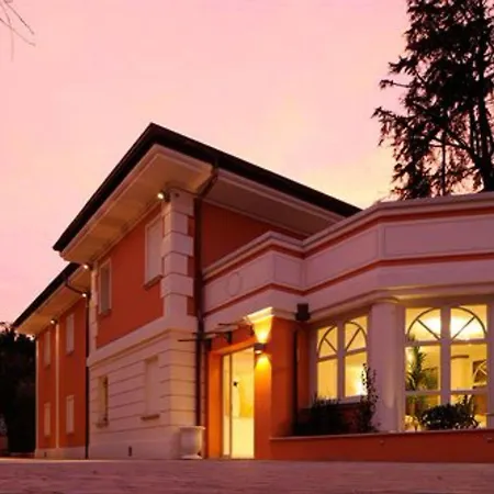 Relais Il Giardino Segreto Maison De Charme Couette-café Desenzano del Garda